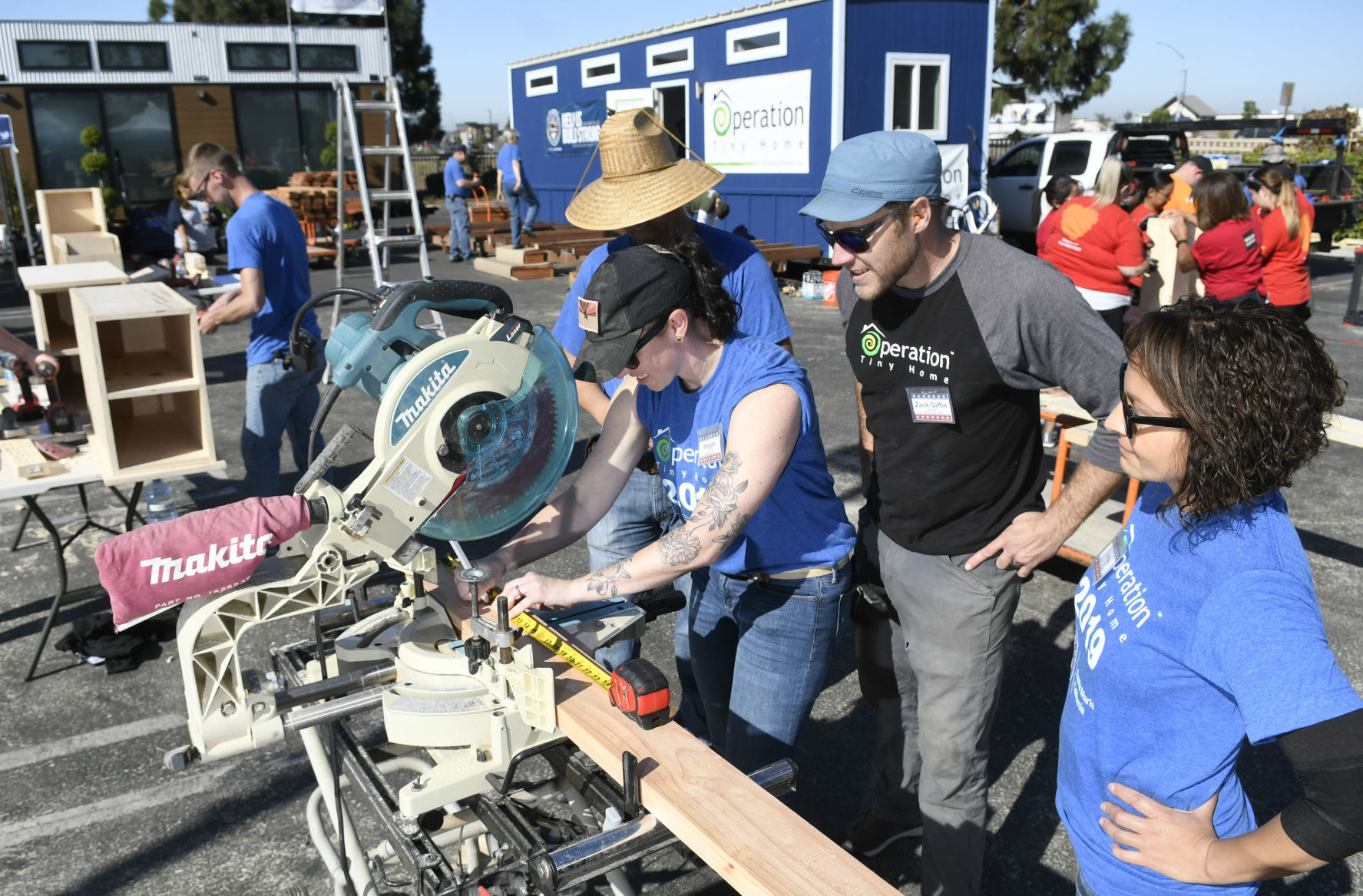 110819 Tiny House work 01.jpg